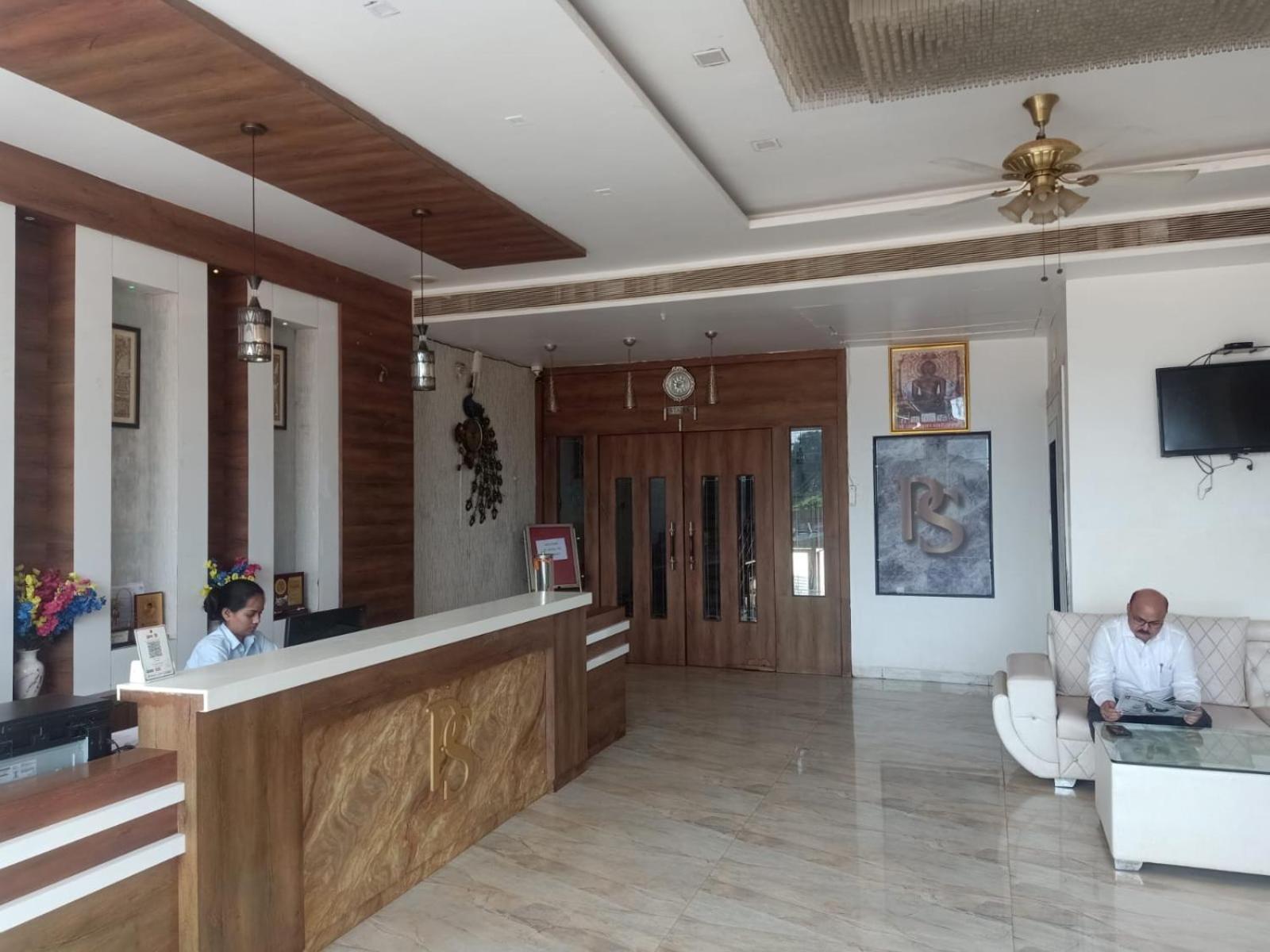 Hotel Ps Residency Shivpurī Esterno foto